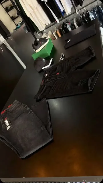 Calça jeans preta